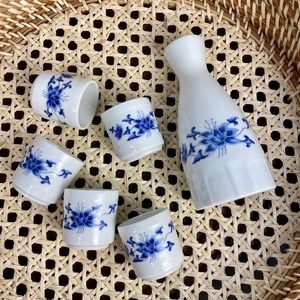 Vintage Blue and White Porcelain Lotus Flower Design Sake Set, 6 piece Saki Set